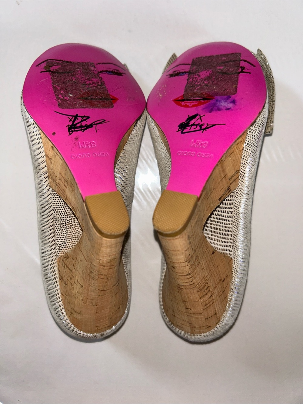 NWOB Betsey Johnson Florence Silver Bow Peep Toe Wedges - Metallic Textured - Picture 8 of 9